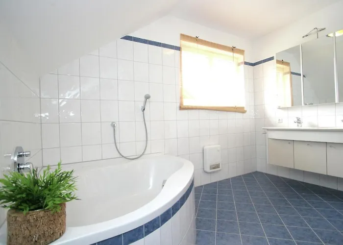 In Lungau With Sauna And Hot Tub 圣玛加里森